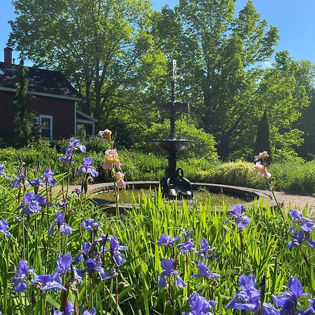Blomidon Inn วูล์ฟวิลล์ ภายนอก รูปภาพ