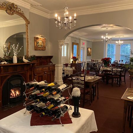 Blomidon Inn วูล์ฟวิลล์ ภายนอก รูปภาพ